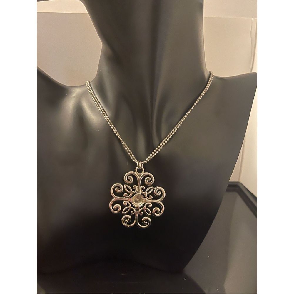 ⭐ NWT Loving Floral Heart Shape Silver Pendant Charm Necklace 16inch